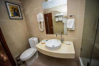 Отель G Empire Нур-Султан Стандартный двухместный номер с 2 отдельными кроватями-6