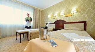 Отель G Empire Нур-Султан Стандартный двухместный номер с 2 отдельными кроватями-8